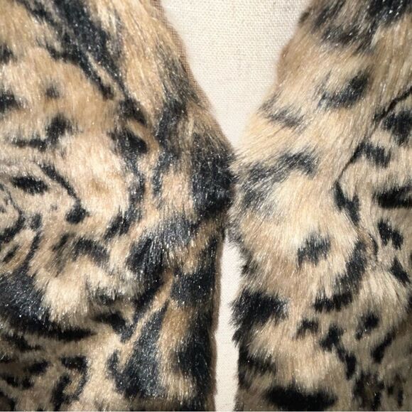 Jack Animal Print Faux Fur One Hook Closure Sleeveless Statement Vest - Picture 2 of 10